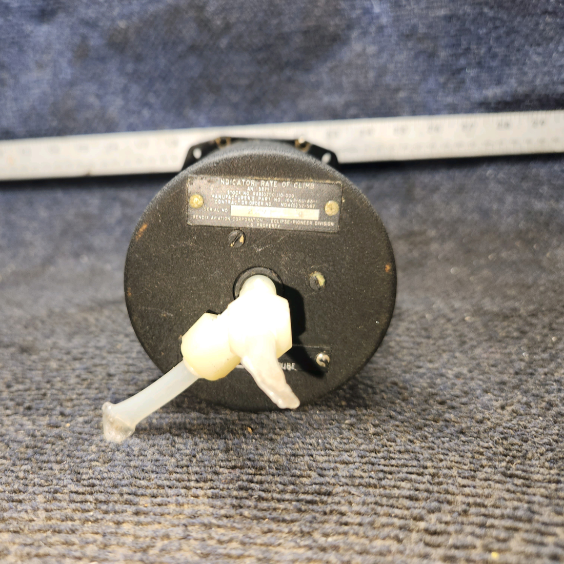 Used aircraft parts for sale, 1648-6U-A6-1 Bendix Beechcraft 35-33 Vertical Speed Indicator