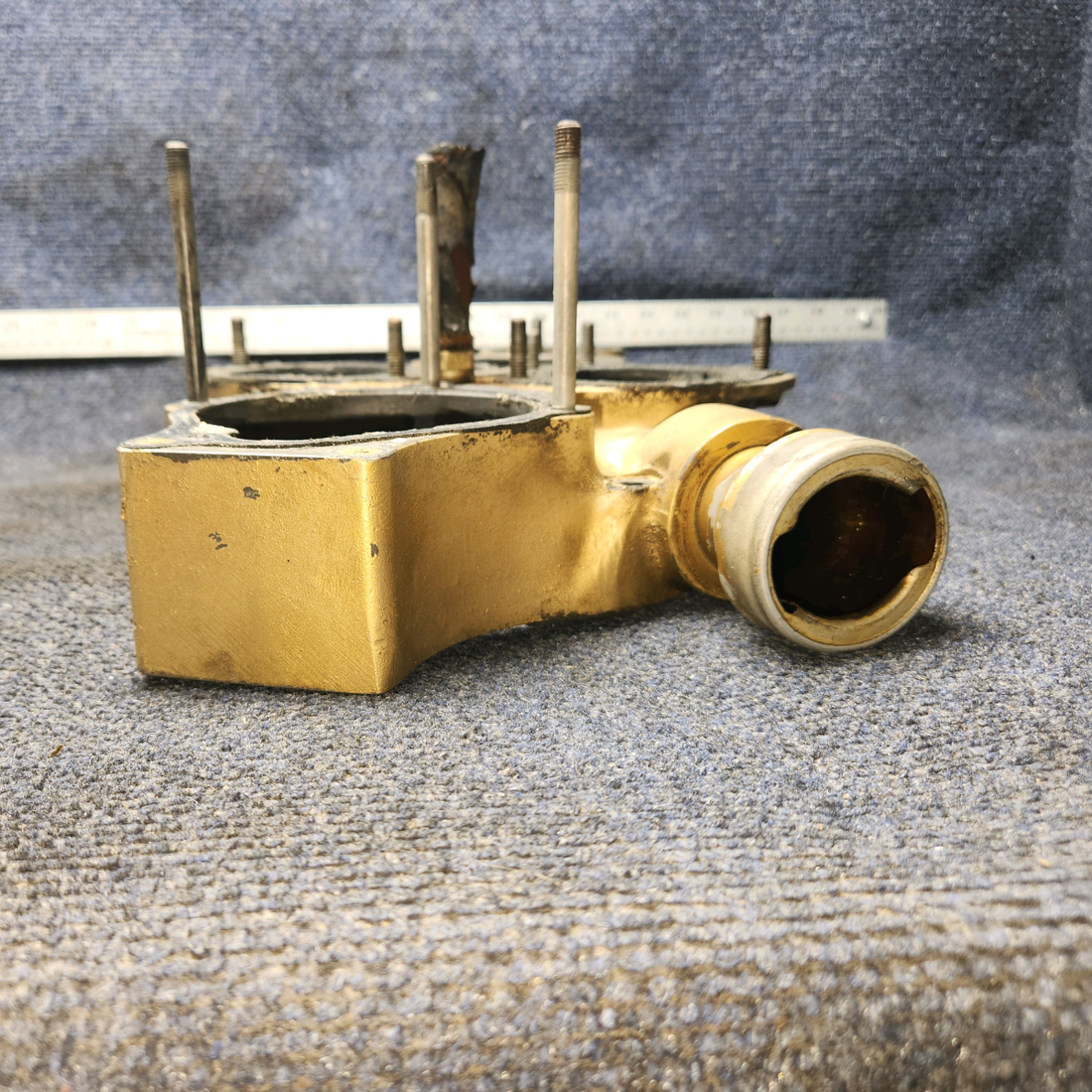 Used aircraft parts for sale, 530007 Continental O-300 C-145 Cessna 172F Engine Accessory Case