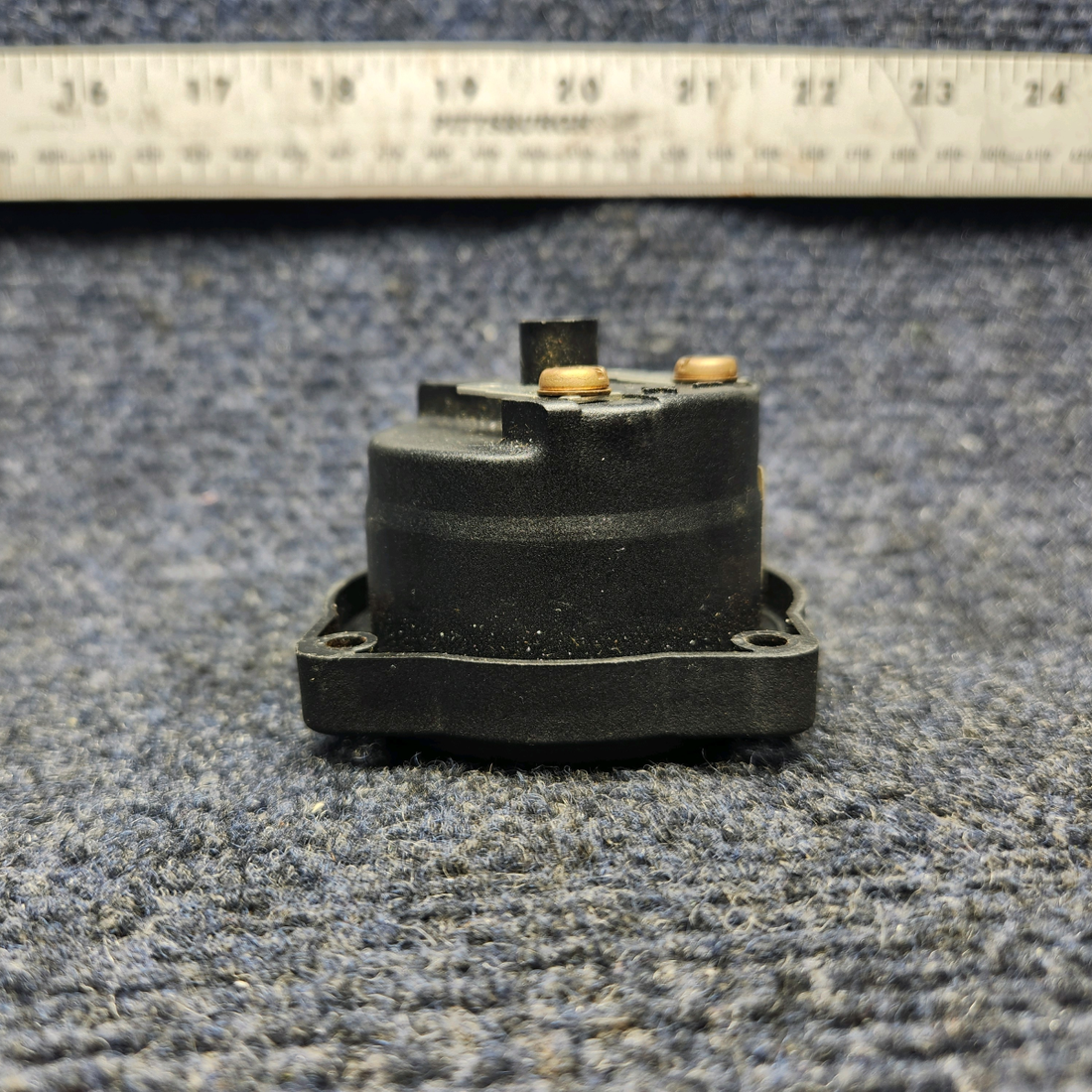Used aircraft parts for sale, 100690 CESSNA 172K HOUR METER INDICATOR (HOURS: 2104.9) (VOLTS: 12, 24)