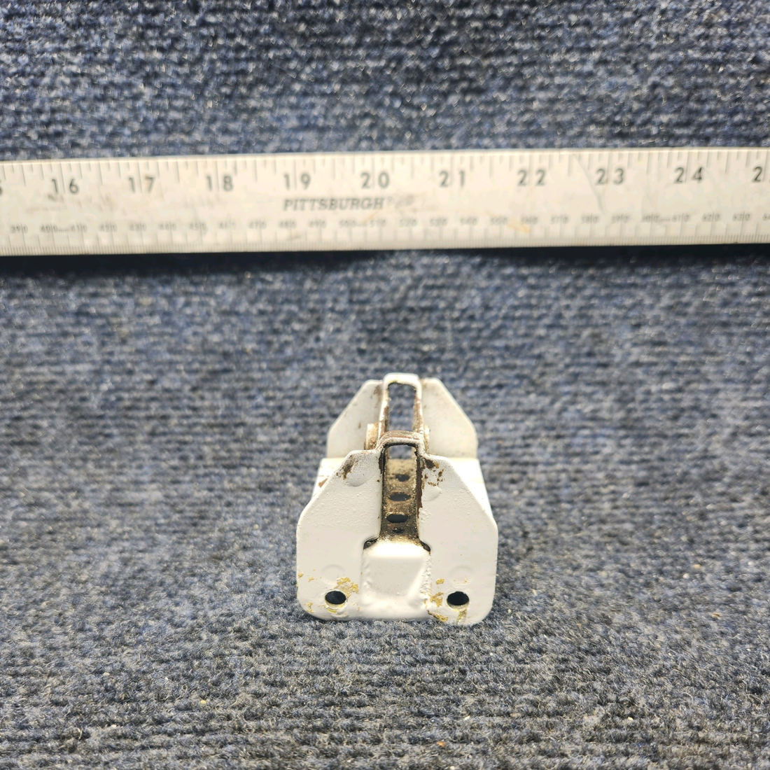 Used aircraft parts for sale, 35-135025-32 Beechcraft F33A HINGE BRACKET ALEIRON