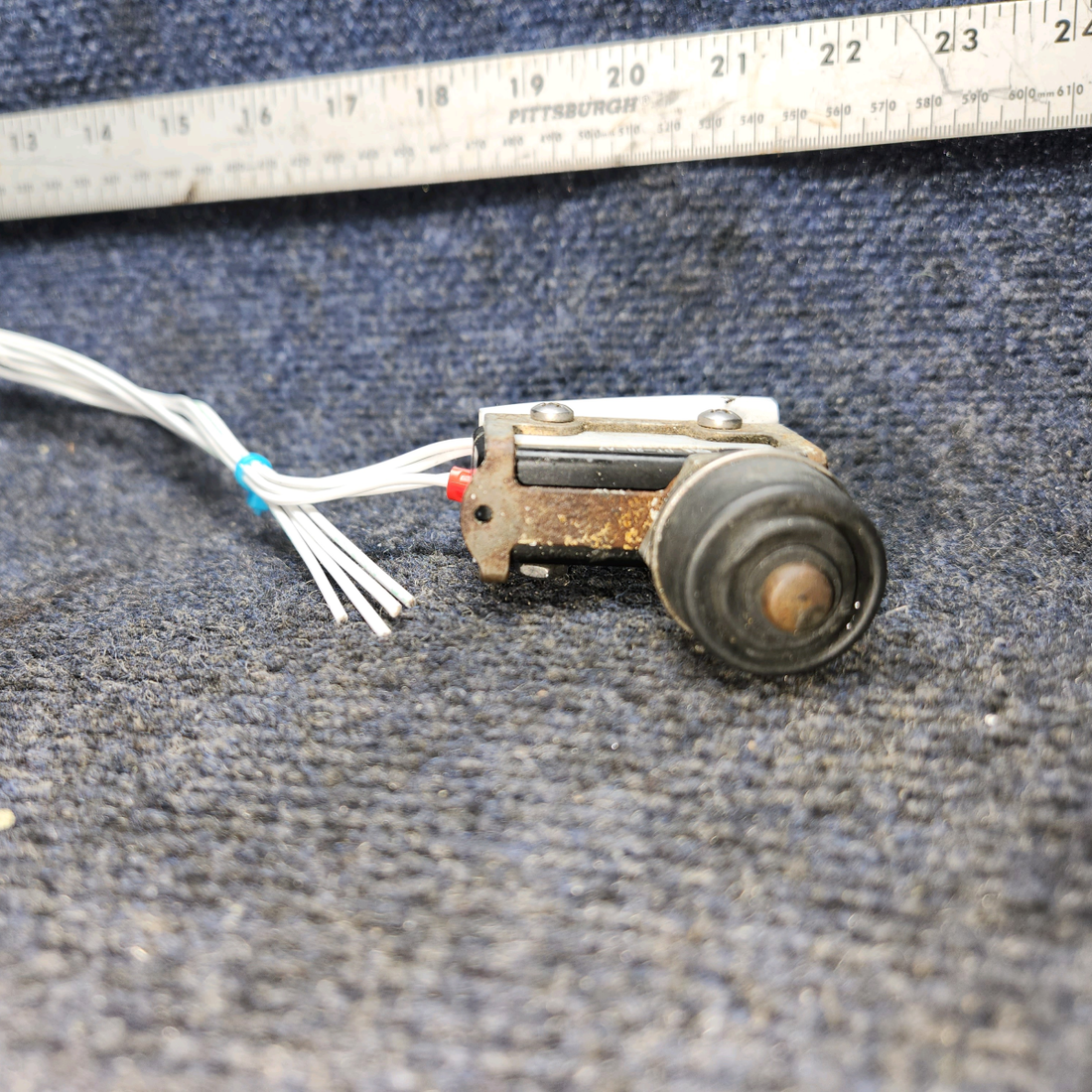 Used aircraft parts for sale, DT-2R-A7 PIPER PA-24-250 Landing Gear Micro Limit Switch