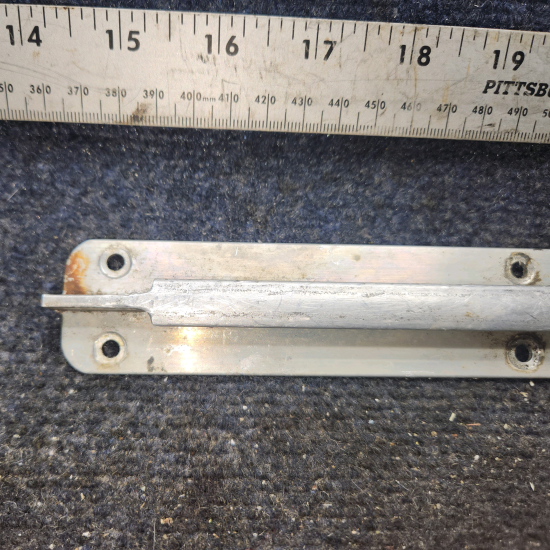 Used aircraft parts for sale, 0410219-2 cessna 150G Inboard Seat Rail Assembly
