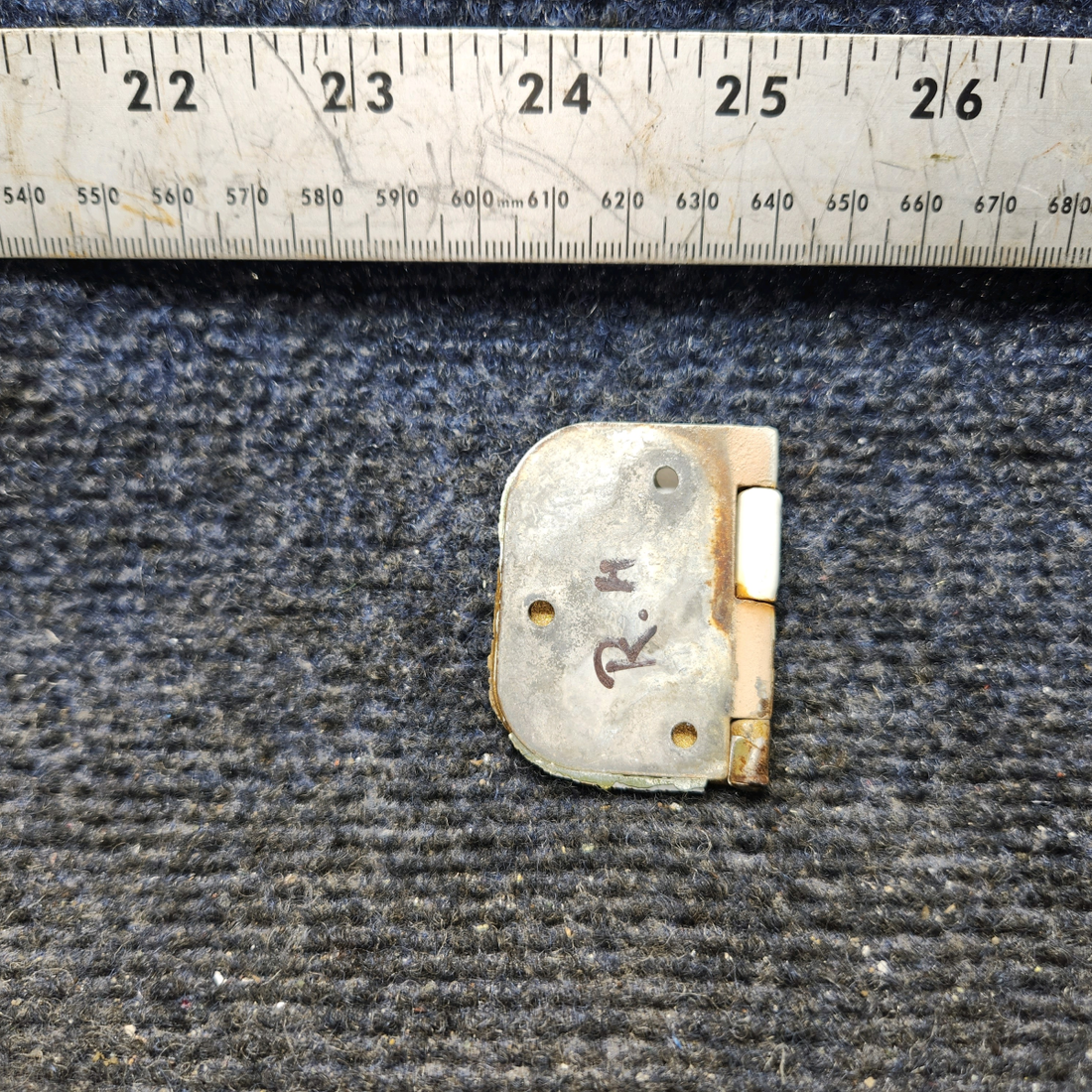 Used aircraft parts for sale, 0511280-4 Cessna 172 Cabin Door Hinge Assembly Lower RH W/ Pin