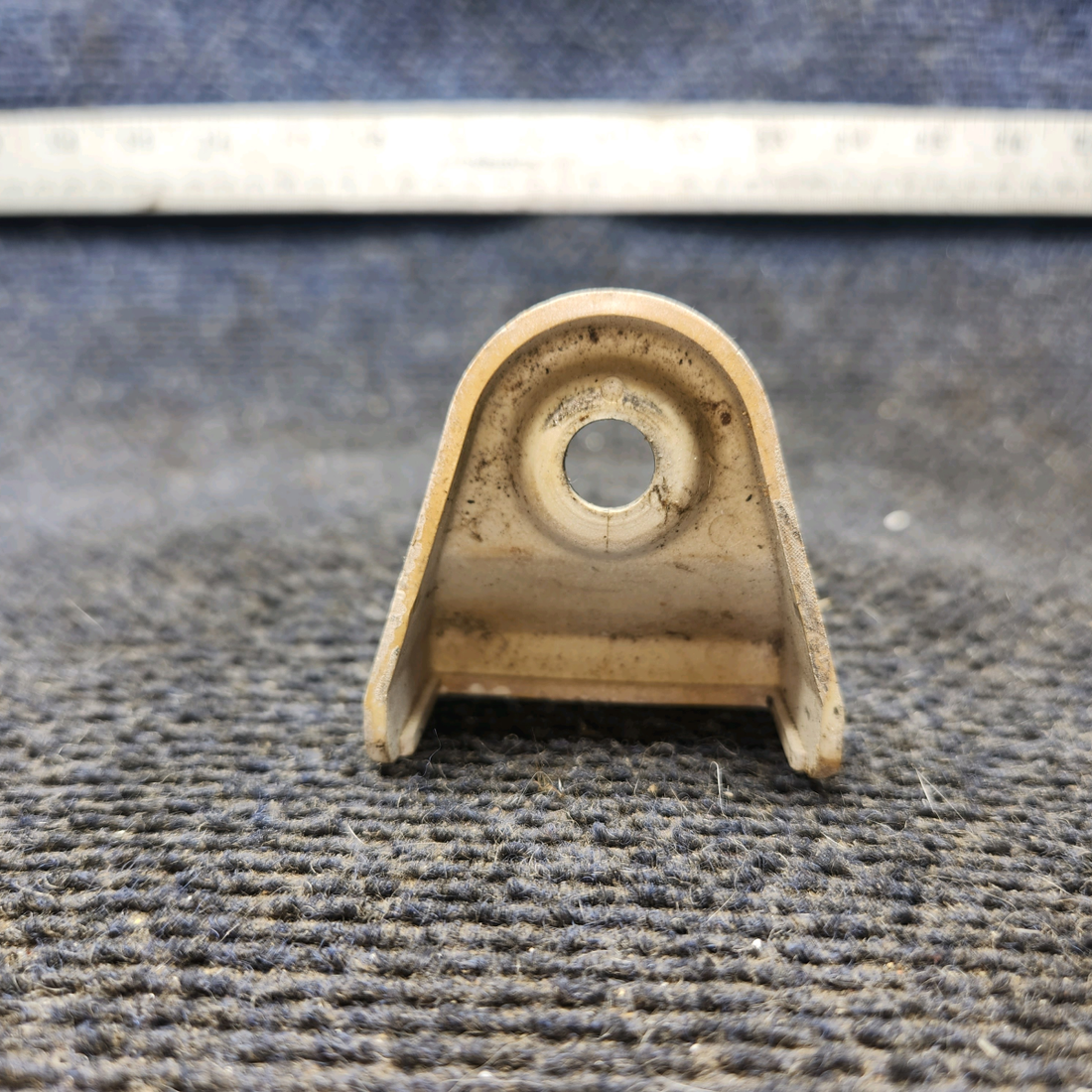 Used aircraft parts for sale, 0415010-1 cessna 172N Shoulder Harness Attach Cover