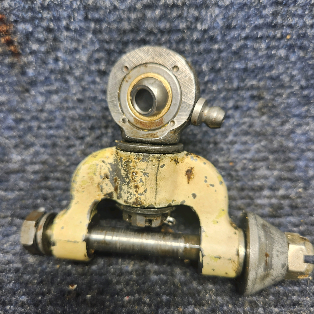 Used aircraft parts for sale, 35-825007 Beechcraft F33A NOSE GEAR STEERING YOKE
