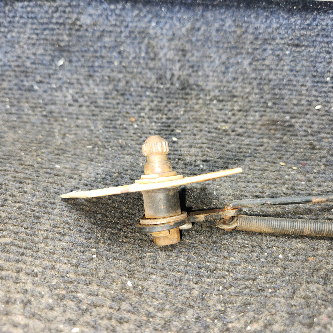 Used aircraft parts for sale, 63007-000 Piper PA-28-140 Door Latch Rod