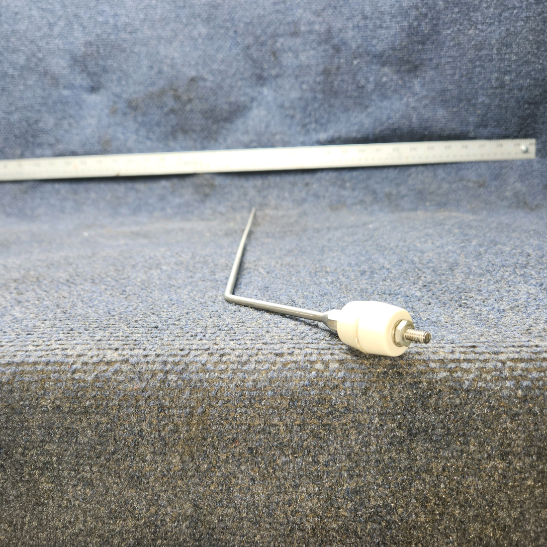 Used aircraft parts for sale, 451-272 Piper PA28-140 Transmitting Antenna Assembly