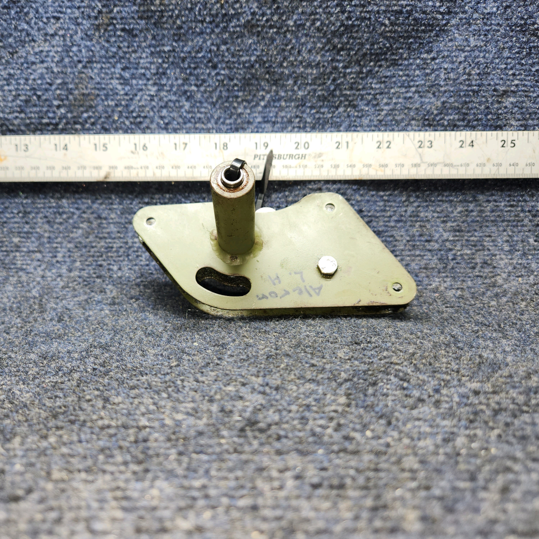 Used aircraft parts for sale, 0523223 CESSNA 172K AILERON BELLCRANK ASSEMBLY LH