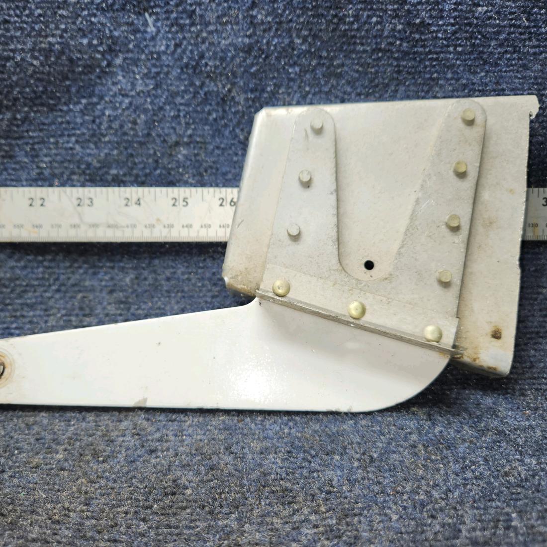 Used aircraft parts for sale, 65898-004 Piper PA28-140 SUPORT ASSY FLAP OUTBOARD AND CENTER PRICE PER EACH