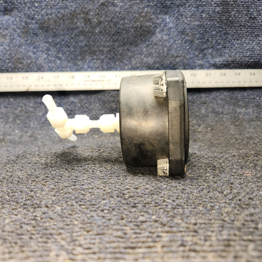 Used aircraft parts for sale, Vertical Speed Indicator Piper PA28-140 Vertical Speed Indicator