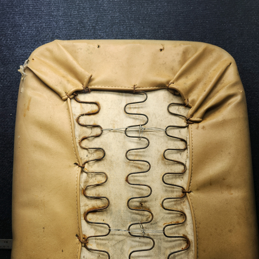 Used aircraft parts for sale, 0400118-90 Cessna C-150J Co-pilot Right Seat Assy