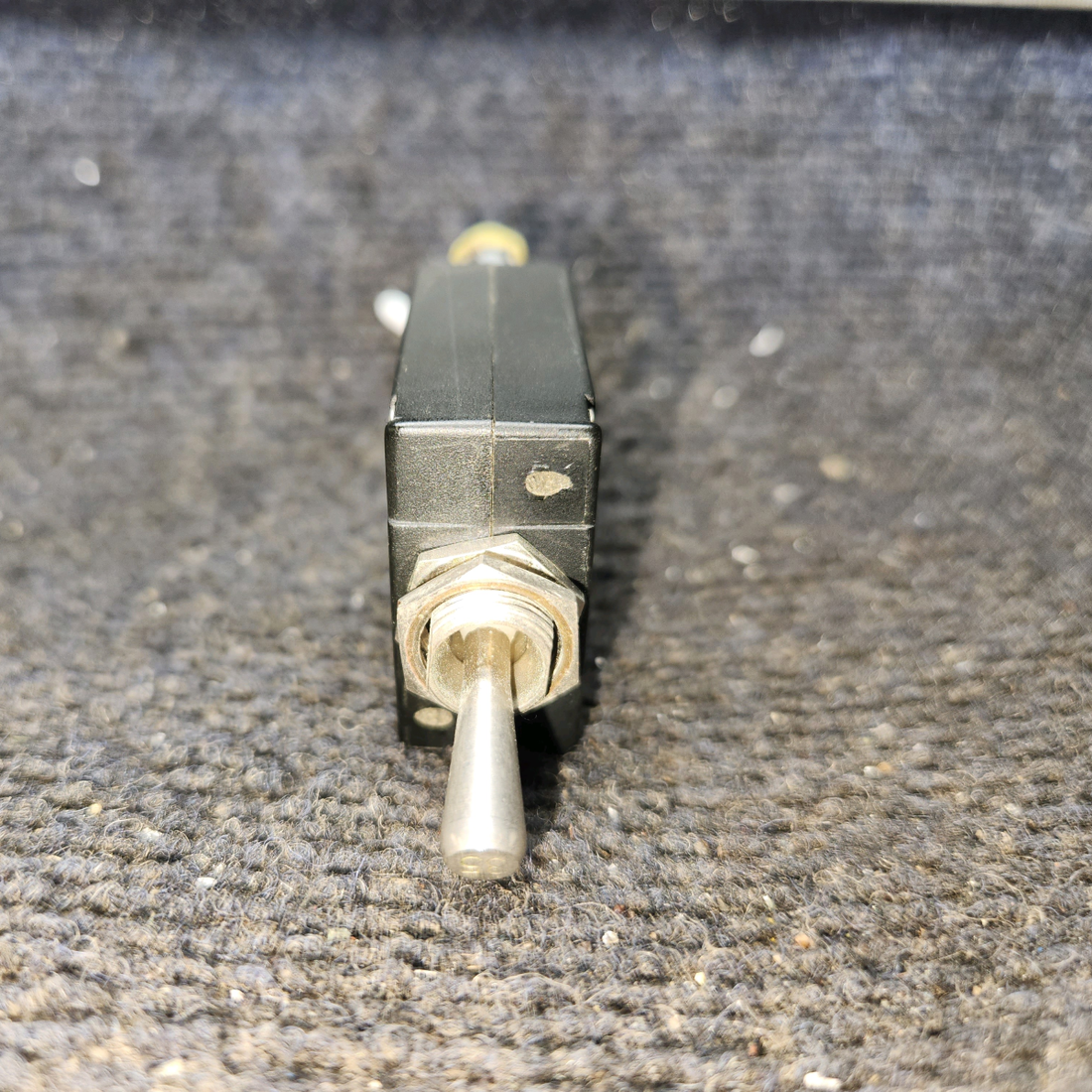 Used aircraft parts for sale, W31-X2M1G-35 Potter & Brumheld Cessna 182G Toggle Switch (Volts: 50 or 240) (Amps: 35)