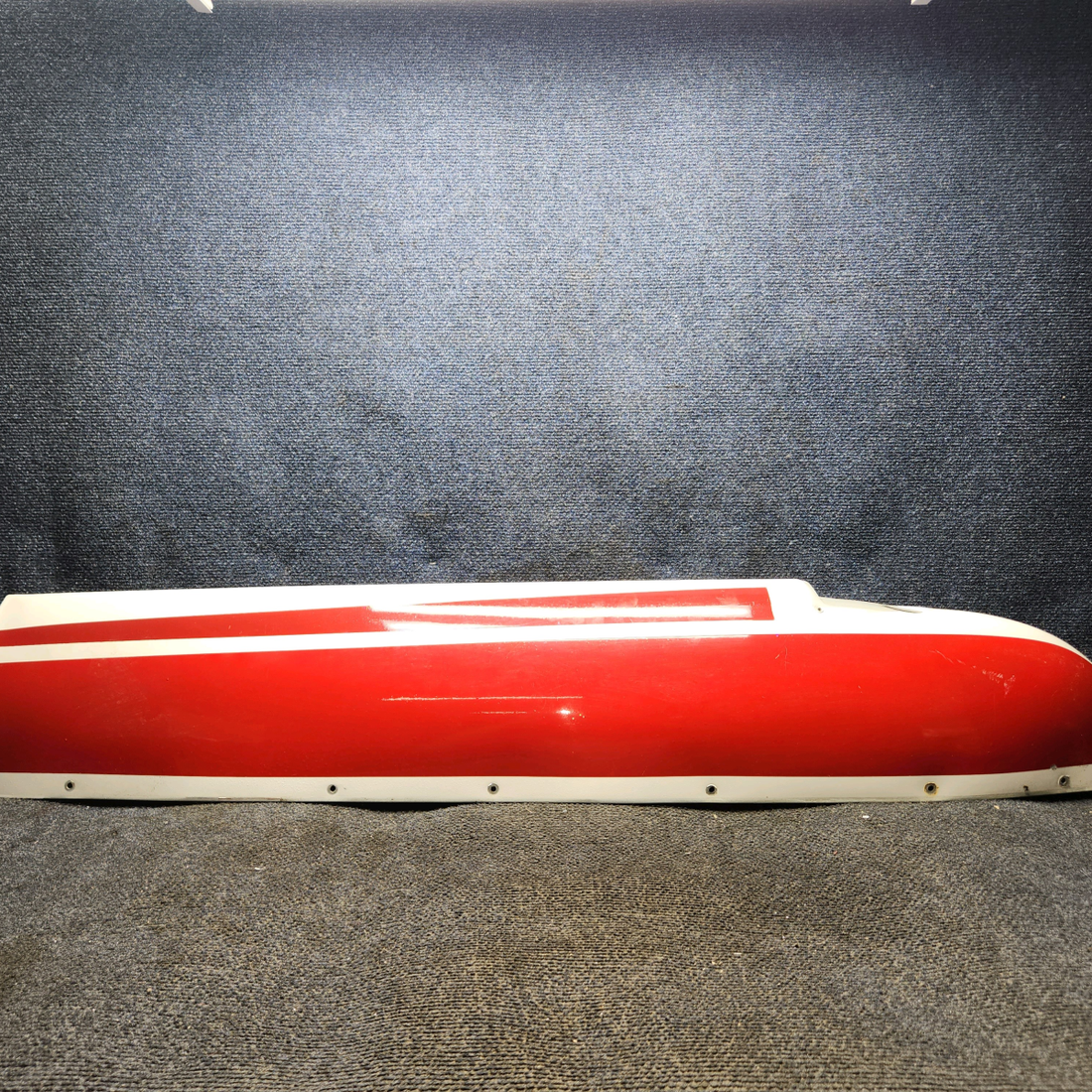 Used aircraft parts for sale, 0523565-29 cessna 150G Wing Tip Assembly – LH – Worn Paint, See Photos