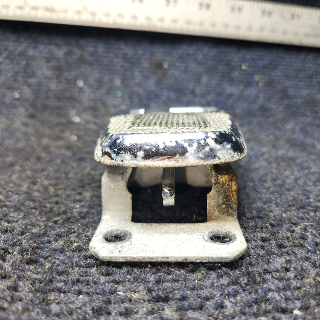 Used aircraft parts for sale, 459-441, 464-048 Piper PA28-140 Cabin Door Handle w/ Escutcheon Assy