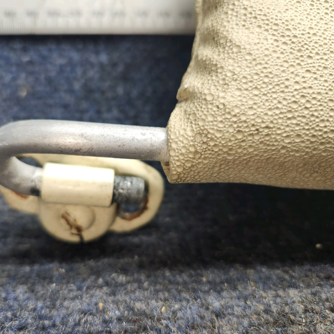 Used aircraft parts for sale, 0700122-1, 0700122-1 Cessna 172E Sun-Visor Set LH & RH with brackets