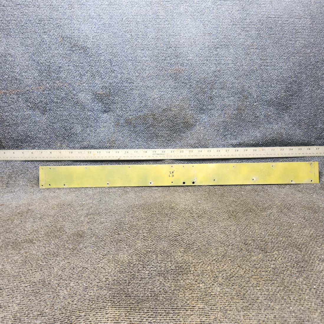 Used aircraft parts for sale, MC0511243-4 cessna 172N Seat Rail – Inboard LH