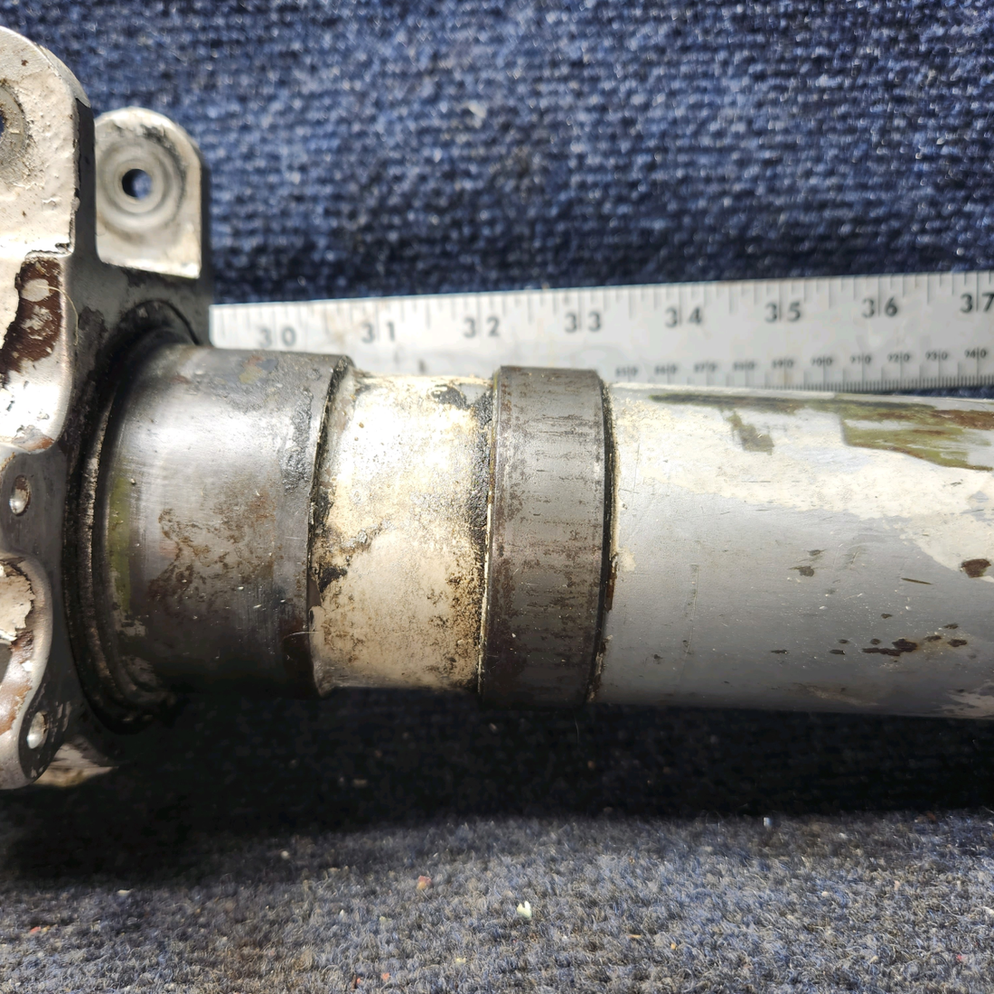 Used aircraft parts for sale, 0743600-200 Cessna 182G Nose Gear Assembly