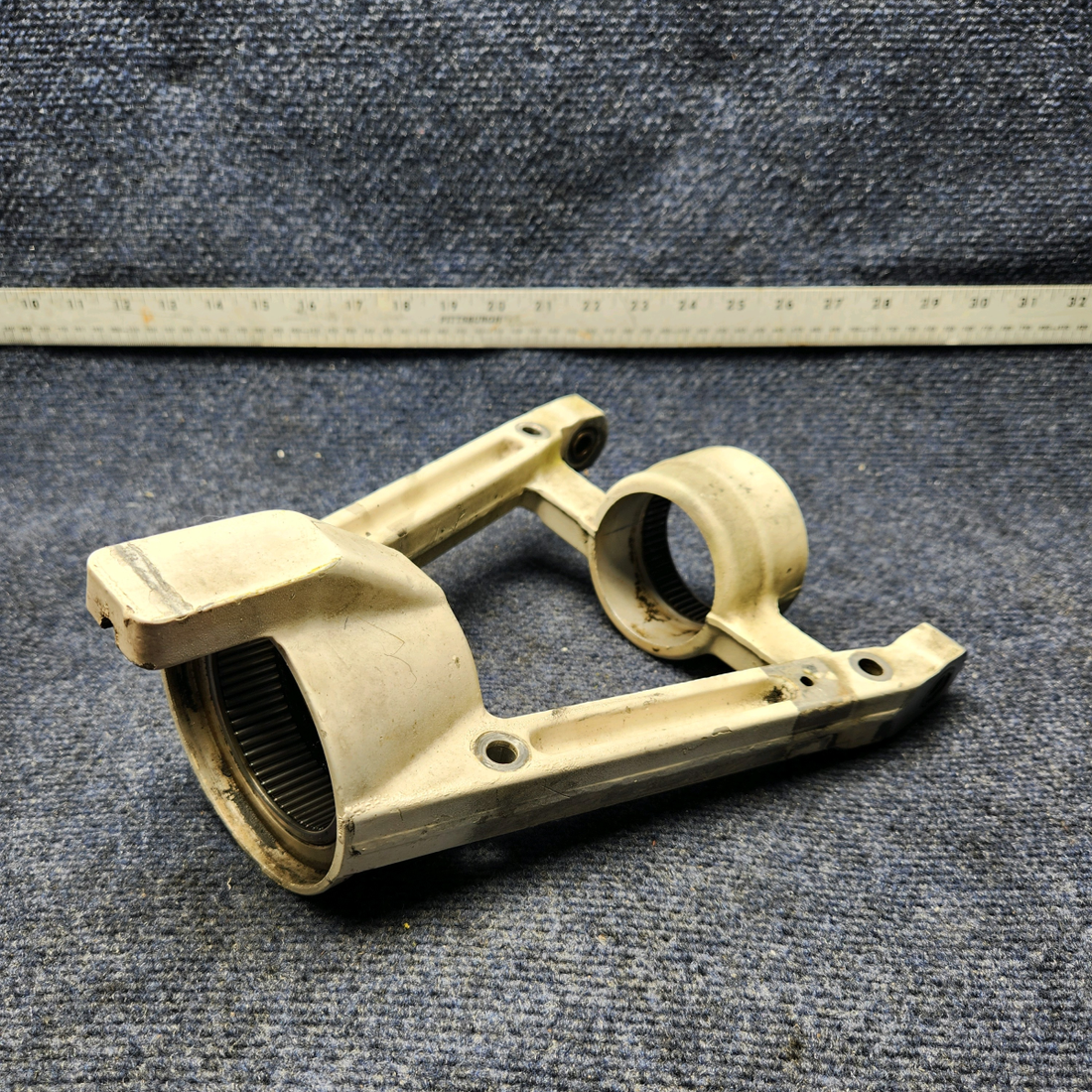 Used aircraft parts for sale, 2443007-1 CESSNA C172RG TRUNNION NOSE GEAR ASSEMBLY