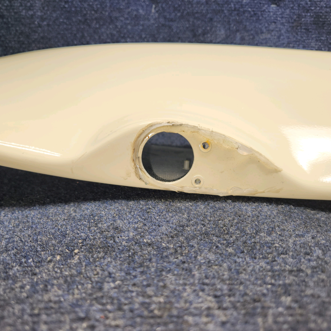 Used aircraft parts for sale, 0523565-200 CESSNA 172K WING TIP ASSEMBLY RH - HAS HOLE FOR STROBE.