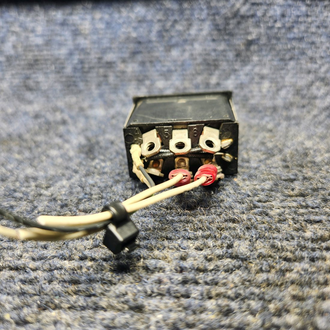 Used aircraft parts for sale, 688-296 PIPER PA28-161 Warrior III BATT MASTR ROCKER SWITCH