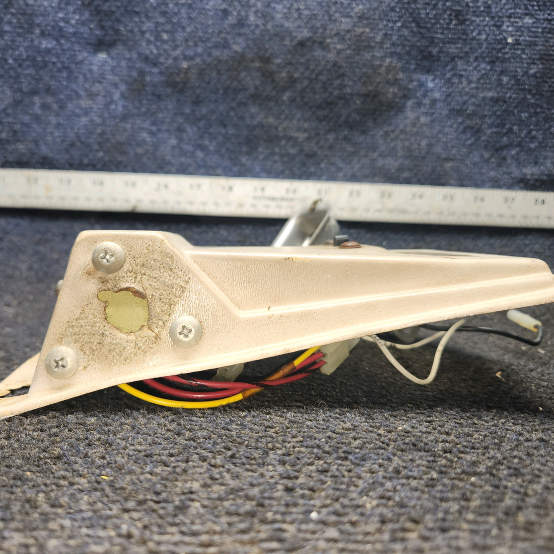 Used aircraft parts for sale, 0511482-9 cessna 150G Cabin/Cockpit Dome Light Cover