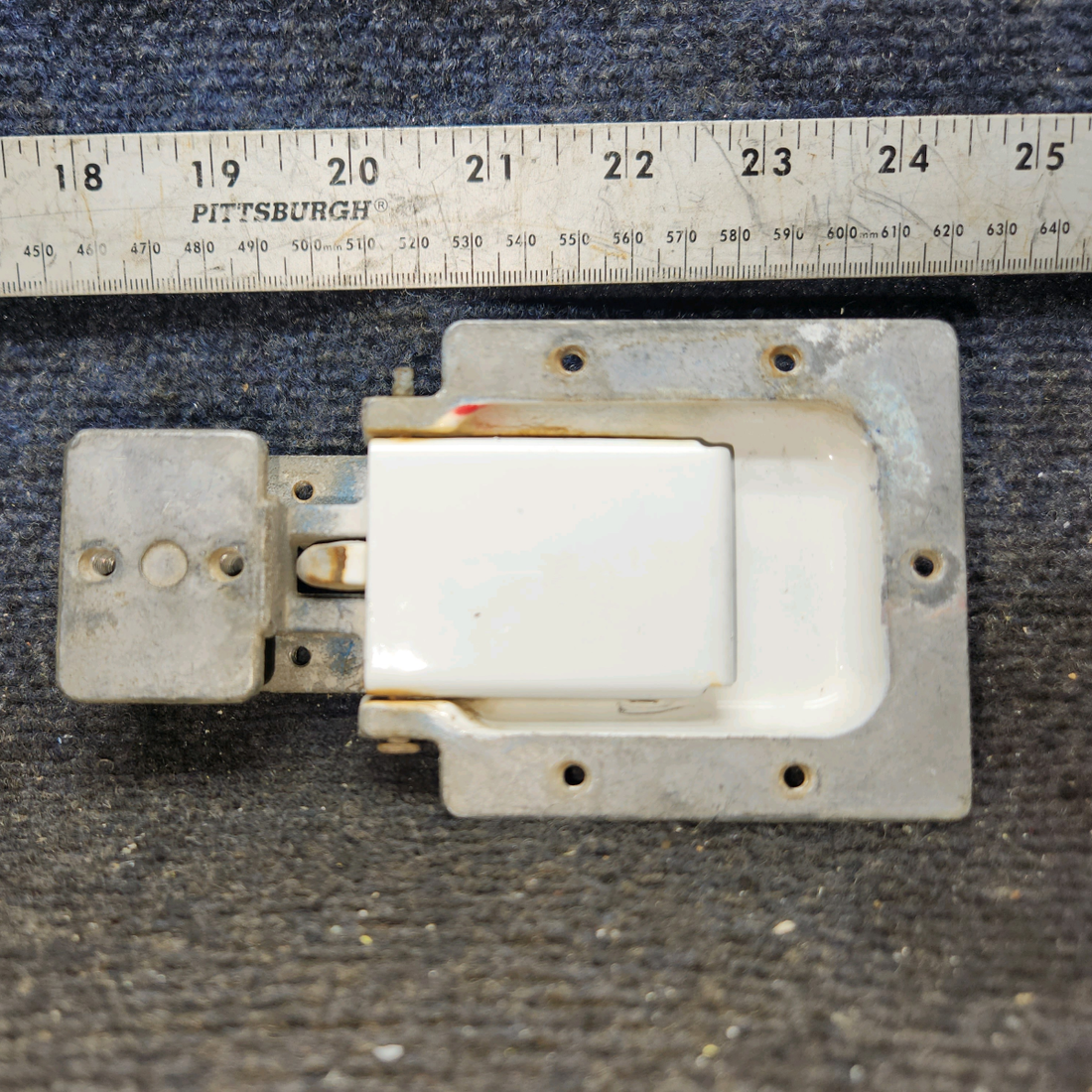 Used aircraft parts for sale, 0511258-1 cessna 150G Cabin Door Latch Housing Assembly – LH or RH