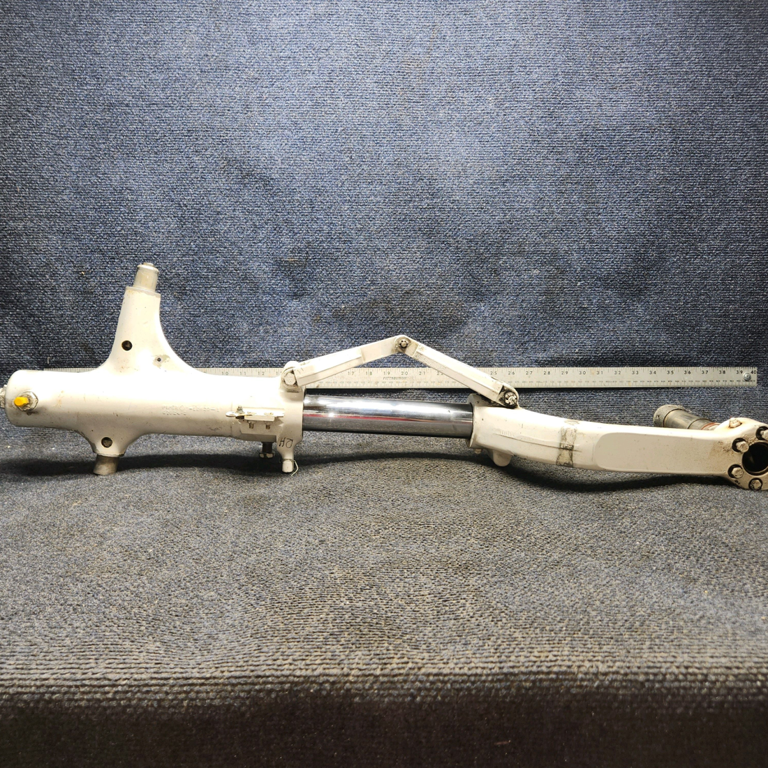 Used aircraft parts for sale, 96766-017 Piper PA32RT-300 Main Gear Strut Assembly with Torque Links - RH