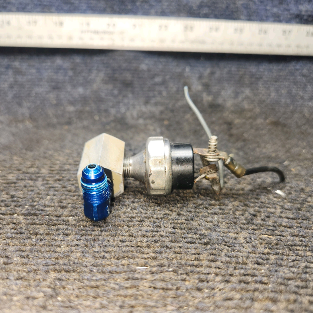 Used aircraft parts for sale, S1711-1 cessna 150G Hobbs Oil Pressure Switch