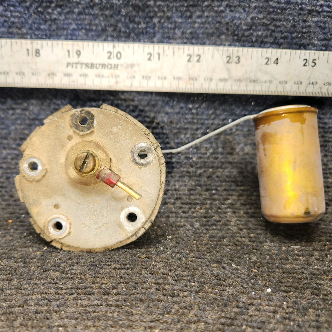 Used aircraft parts for sale, 0426517-1 cessna 150G Fuel Gauge Transmitter