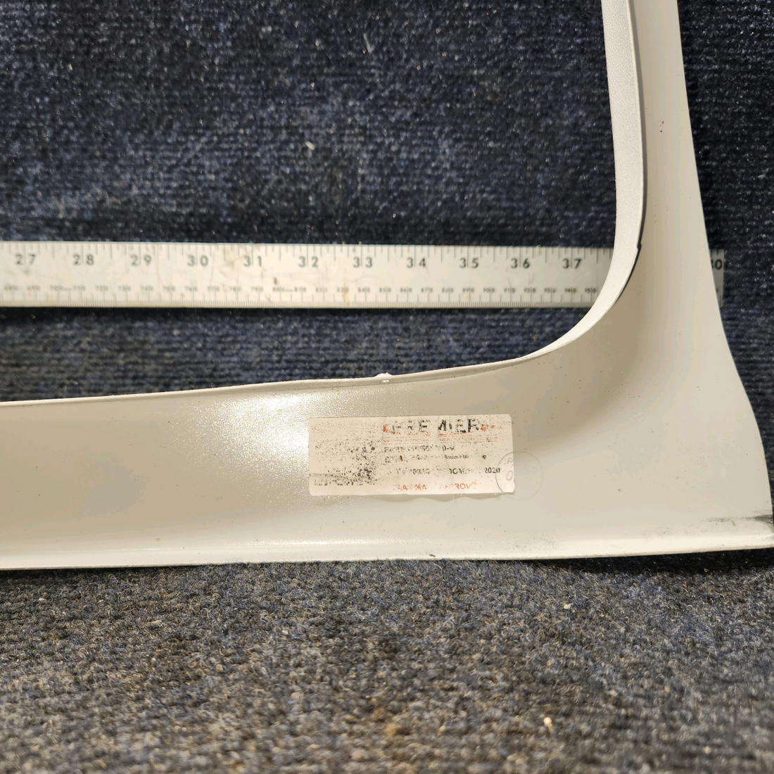 Used aircraft parts for sale, P0500210-40-LG Premier Aero Cessna 172E Side Window Molding RH