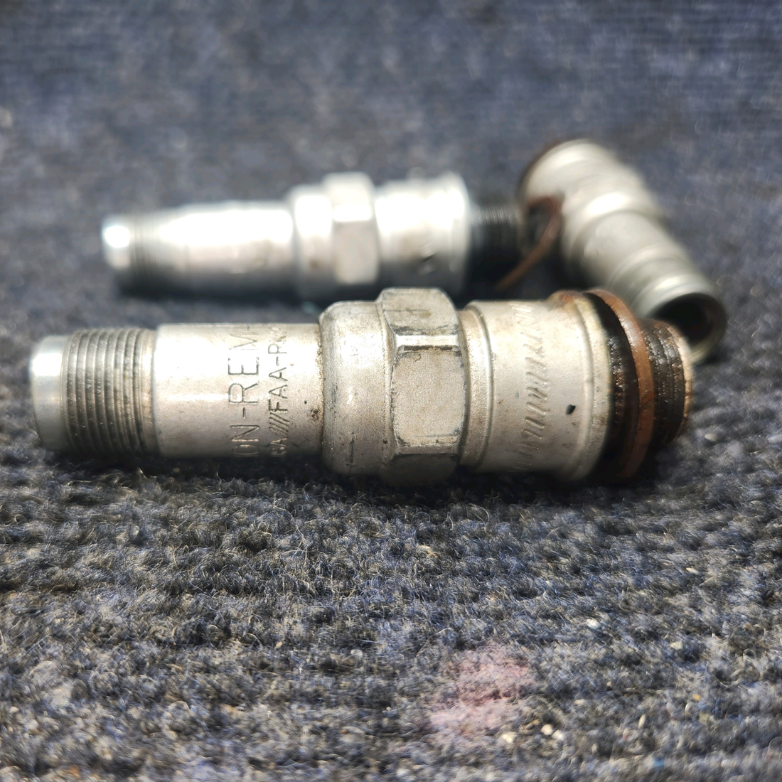 Used aircraft parts for sale, REM40E American Champion Piper PA28-140 Spark Plugs - Set of 8