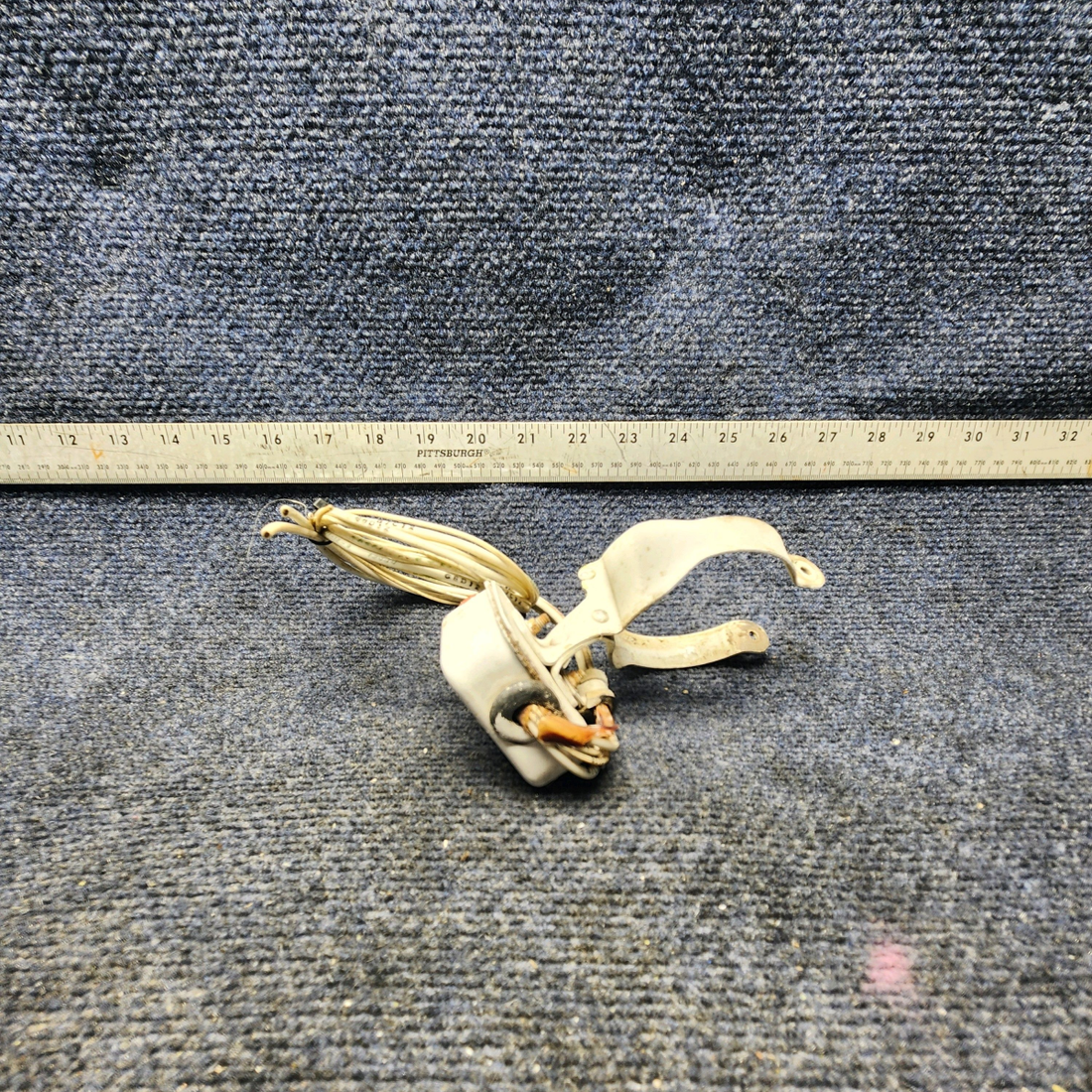Used aircraft parts for sale, 95-361015-601 Beechcraft F33A LANDING GEAR SAFETY SWITCH ASSY SEE PHOTOS FOR BRAKET DETAILS