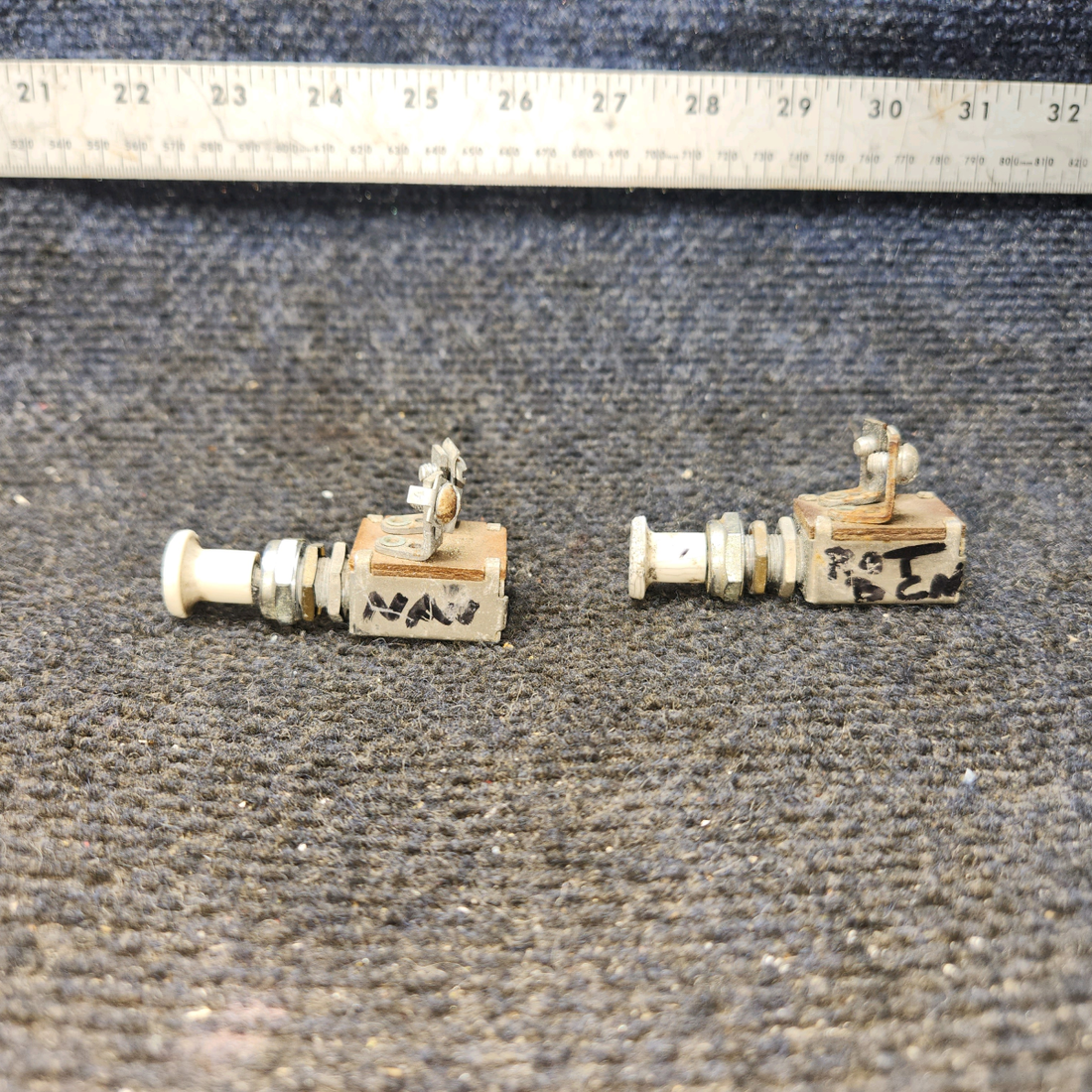 Used aircraft parts for sale, 0713026-4 Cessna 172F Push Pull Switch Assy - Price per Each