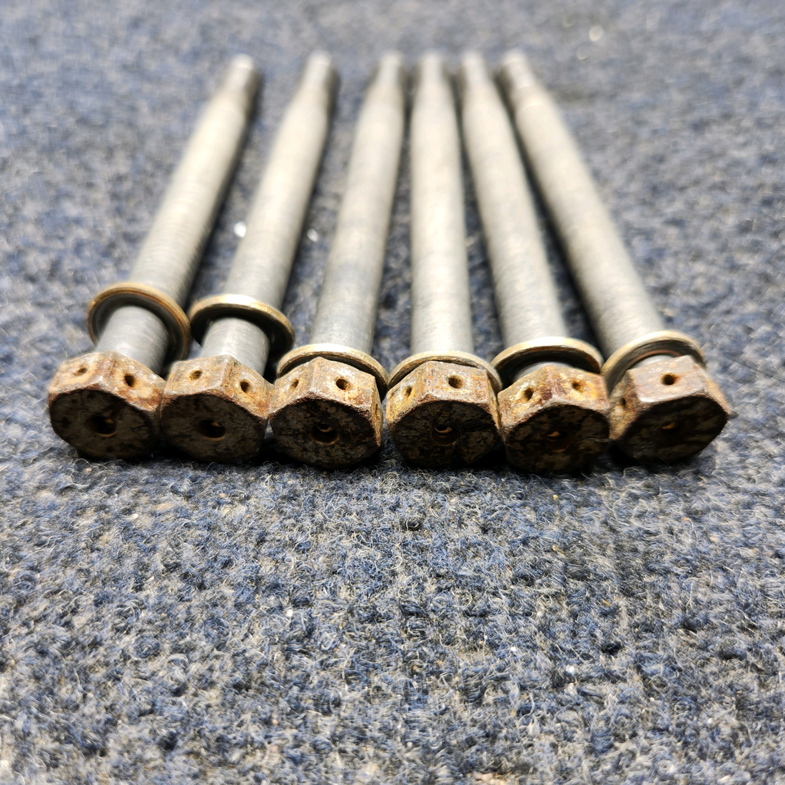 Used aircraft parts for sale, Propeller Bolts Piper  [part_model] PIPER PA28-140 PA28-140 PROPELLER BOLTS (SET OF 6)