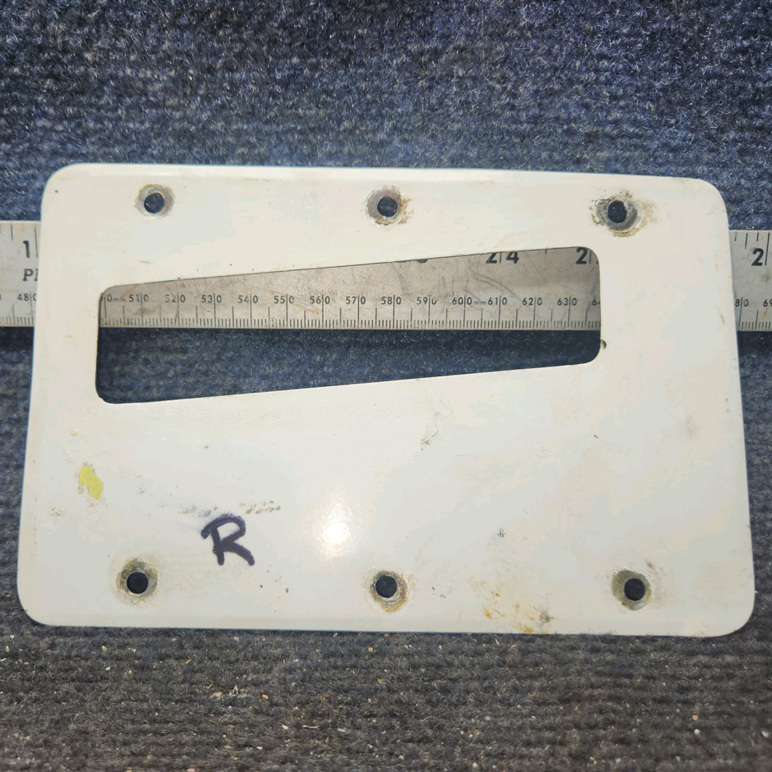 Used aircraft parts for sale, 0441024-2 cessna 150G Landing Gear Fillet Plate – RH