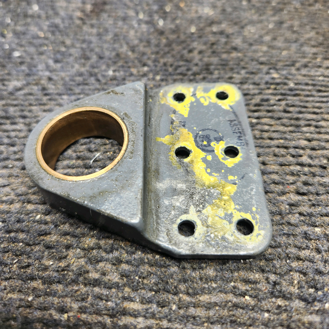 Used aircraft parts for sale, 35-524183-2 Beechcraft 35-33 Support Assy INBD