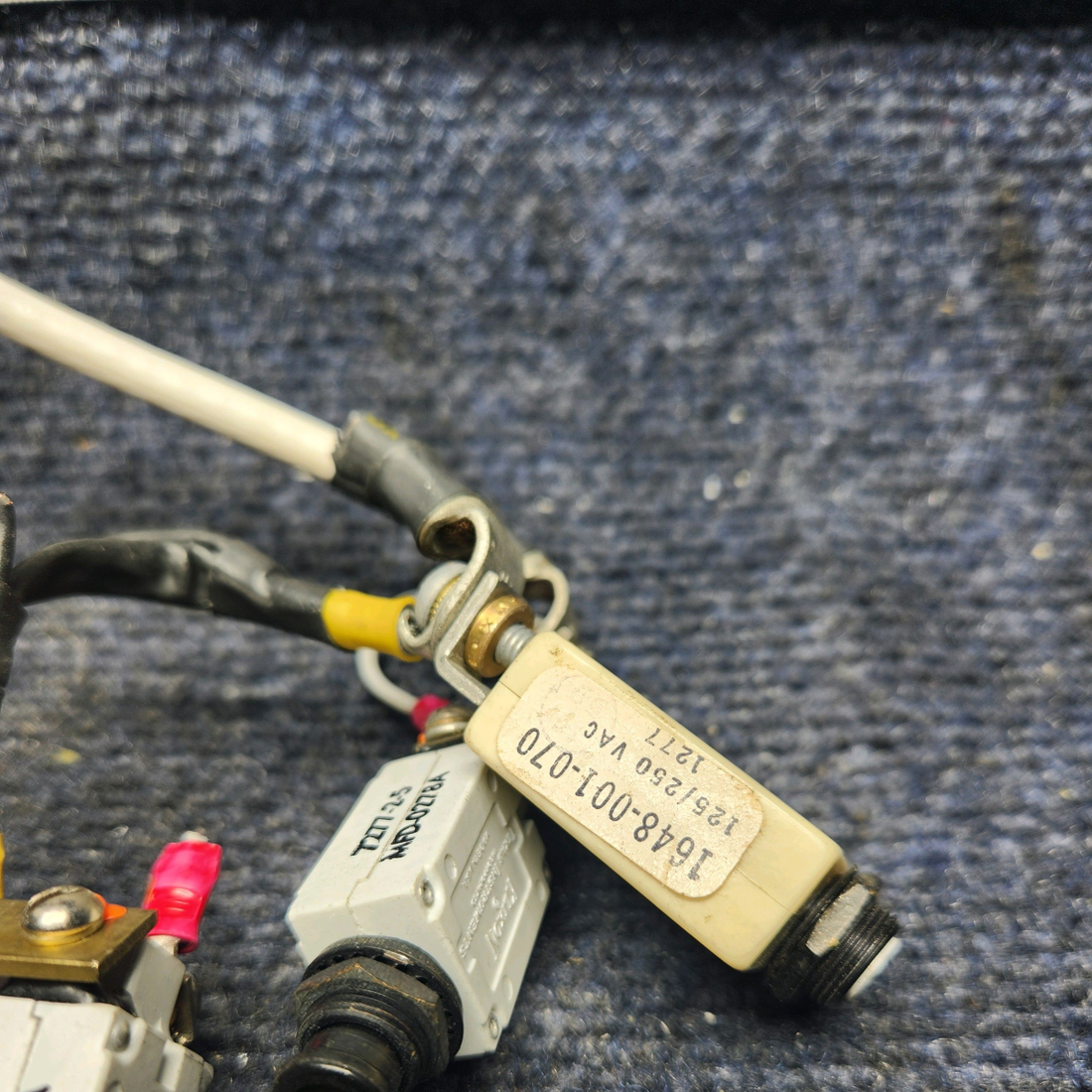 Used aircraft parts for sale, 7277-2-2 / -5 / -15 MOONEY M20J SET KLIXON AIRCRAFT CIRCUIT BREAKER TWO 5A -FOUR -2A - ONE -15. TOTAL SEVEN