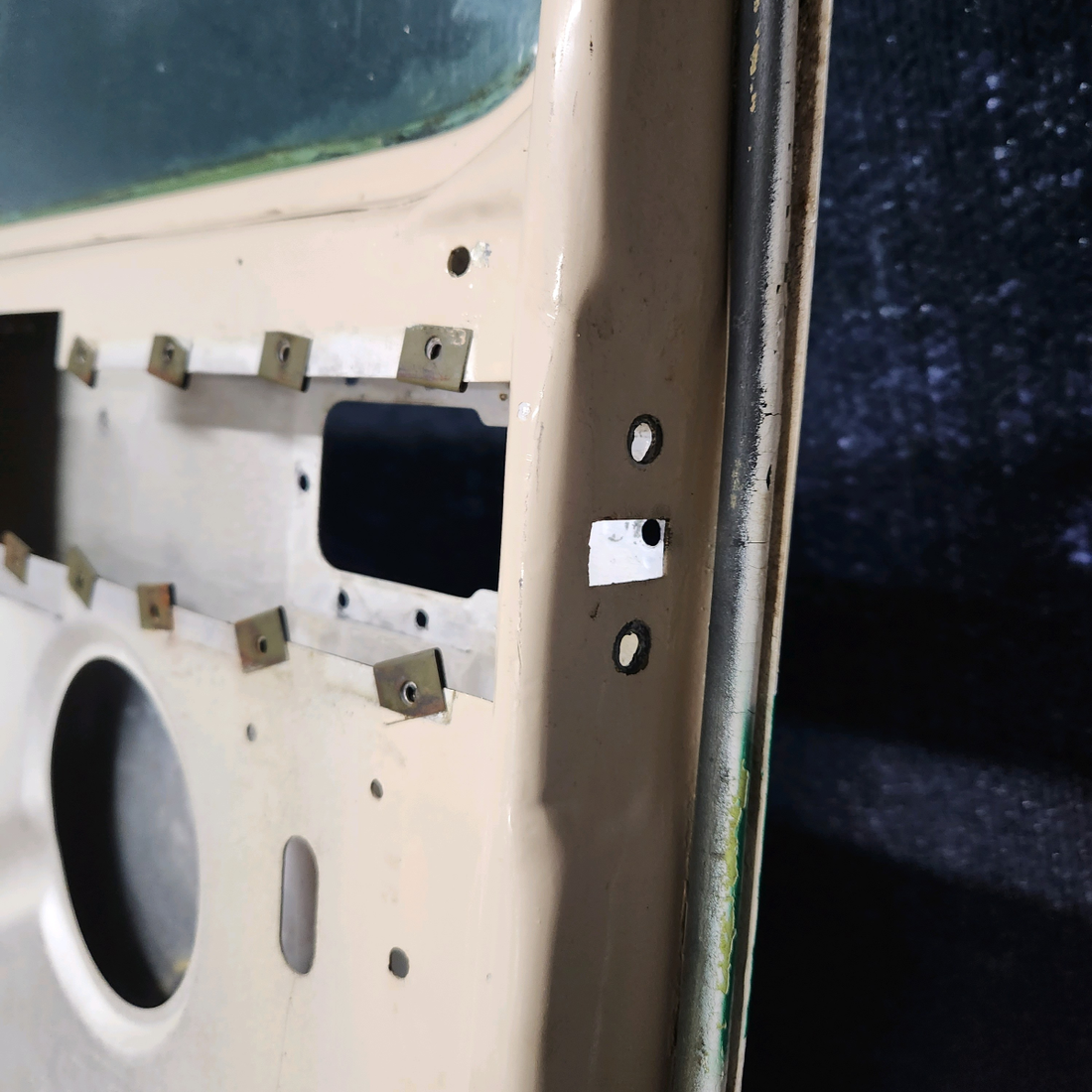 Used aircraft parts for sale, 0511460-10 Cessna  [part_model] CABIN DOOR STRUCTURE RH WITH WINDOW