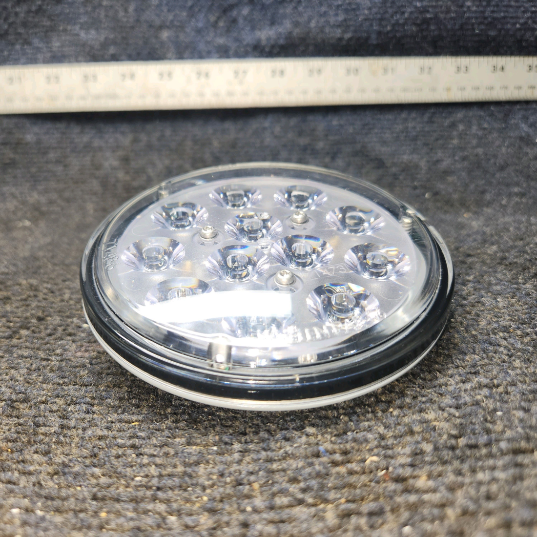 Used aircraft parts for sale, 01-0771833-10 Whelen Cessna 182G LED Replacement Landing Light - 14V