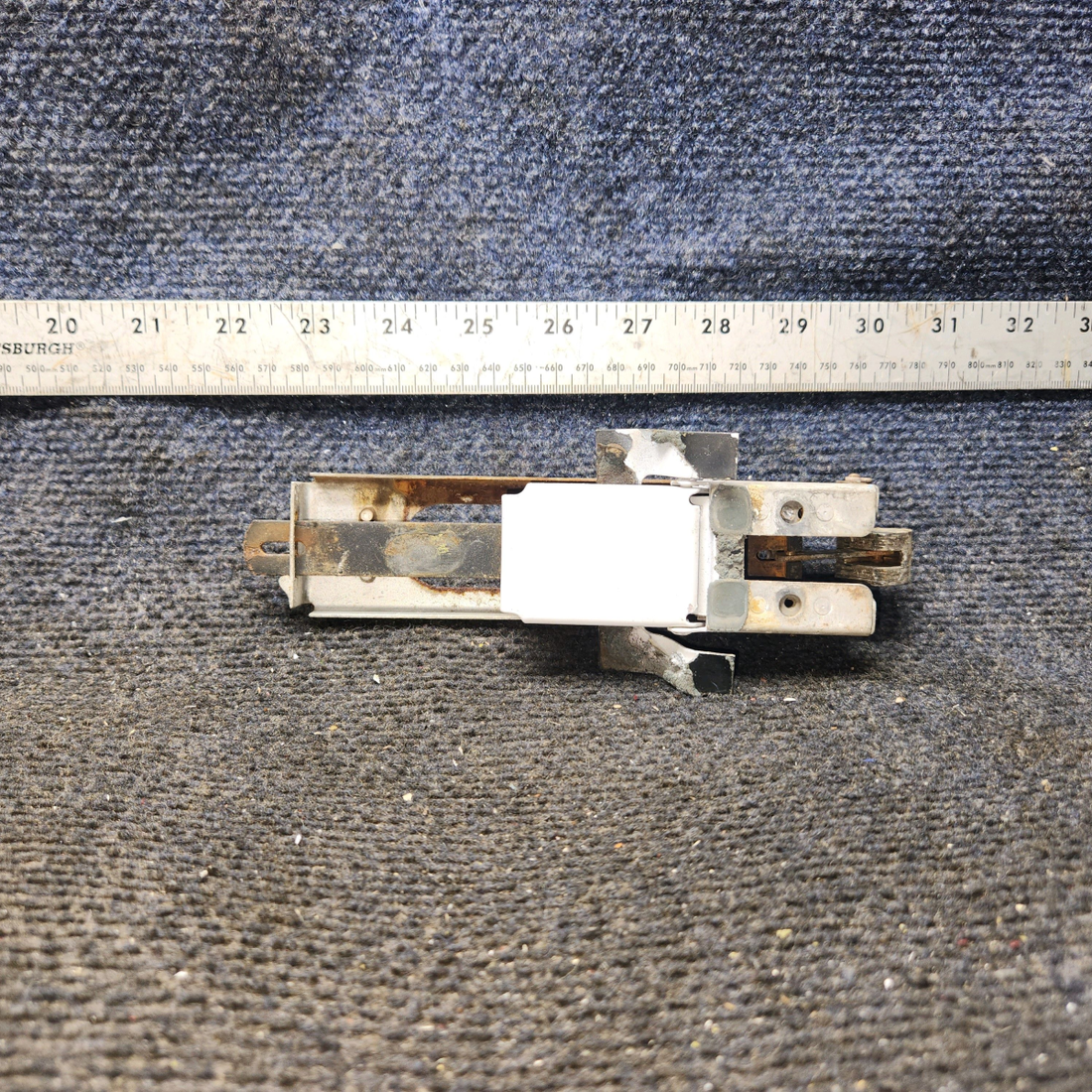 Used aircraft parts for sale, 79434-000 Piper PA-28-140 Cabin Door Latch Assembly