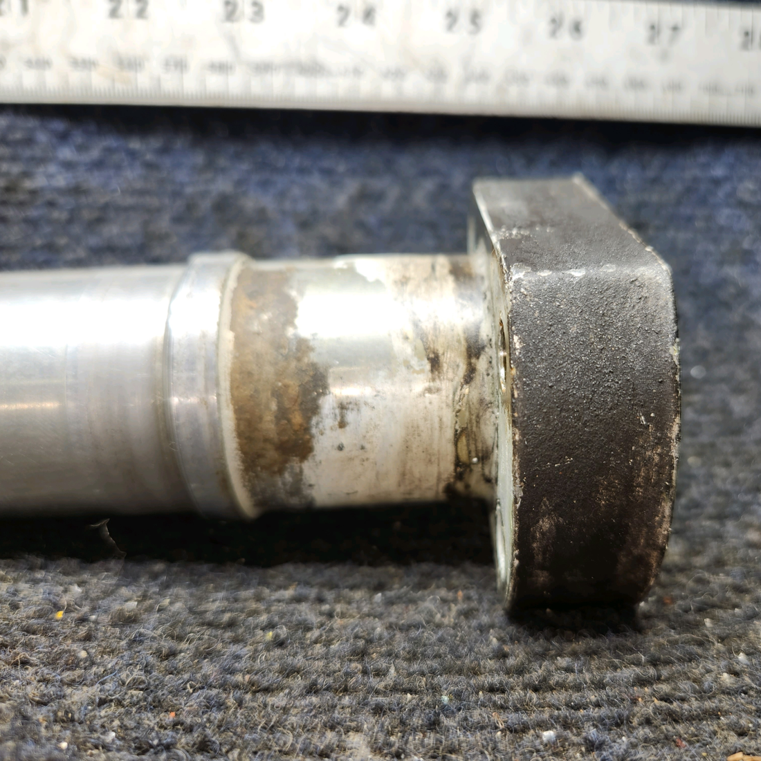 Used aircraft parts for sale, 0541124 Cessna 172E Main Gear Axle