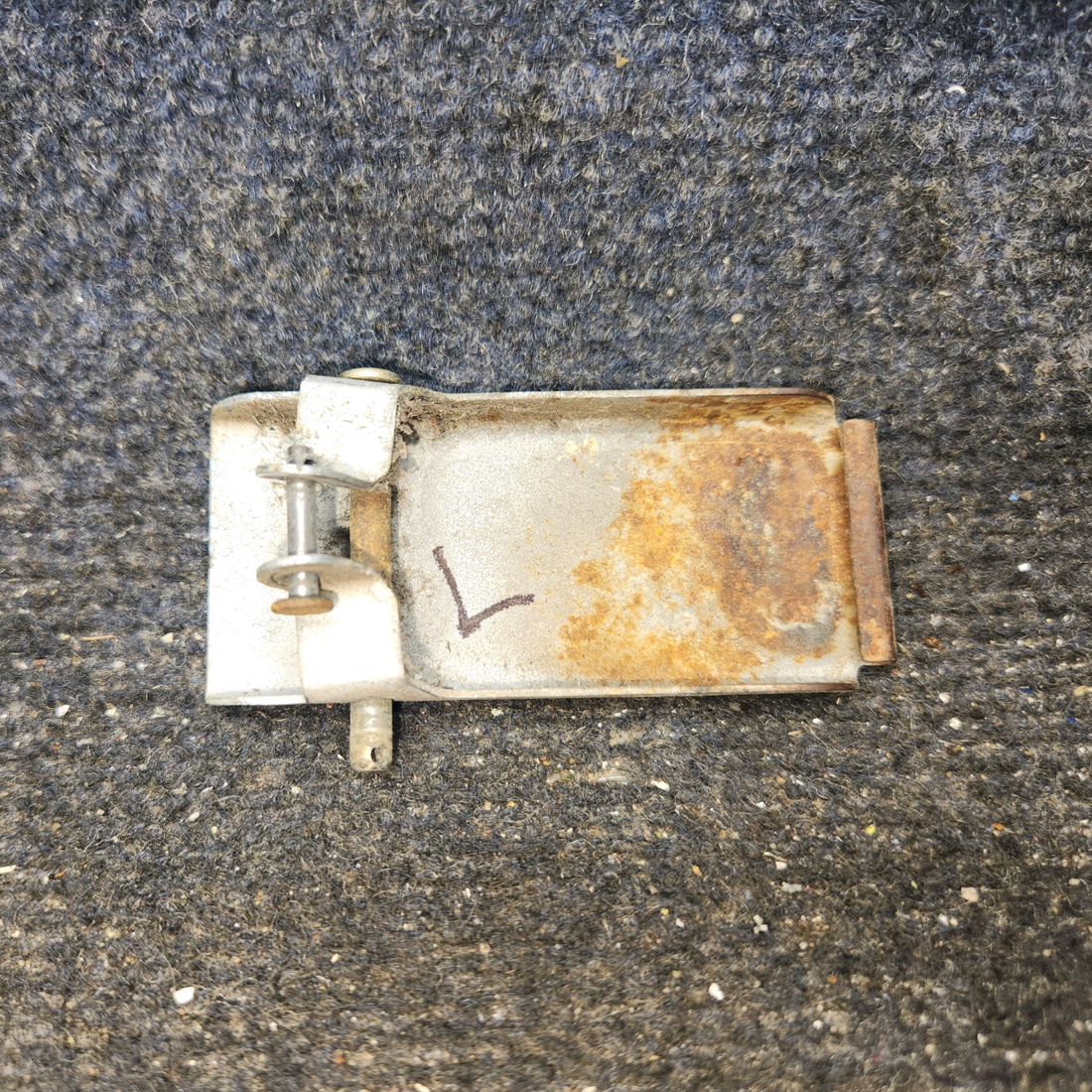 Used aircraft parts for sale, 0413389-1 cessna 150G Cabin Door Handle – LH or RH