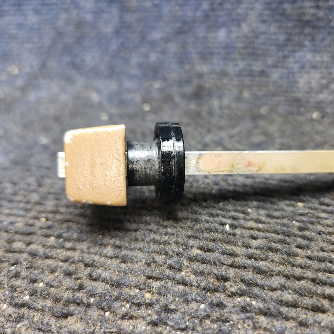 Used aircraft parts for sale, 0513120-6 Cessna 172E Selector Valve Assembly with Shaft, Handle