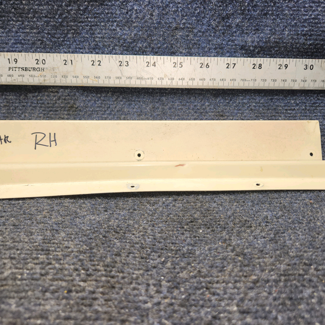 Used aircraft parts for sale, 630171-009 Piper PA28-140 REAR RH RETAINERS AND PLATE WINDOW SET