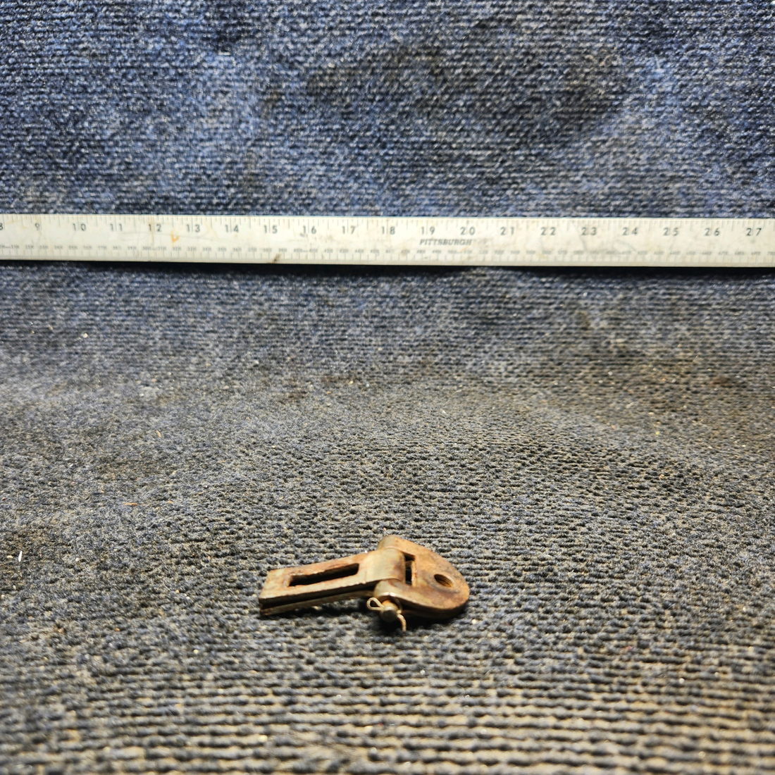 Used aircraft parts for sale, 0711083-1 cessna 150G Seat Belt Latch Assembly