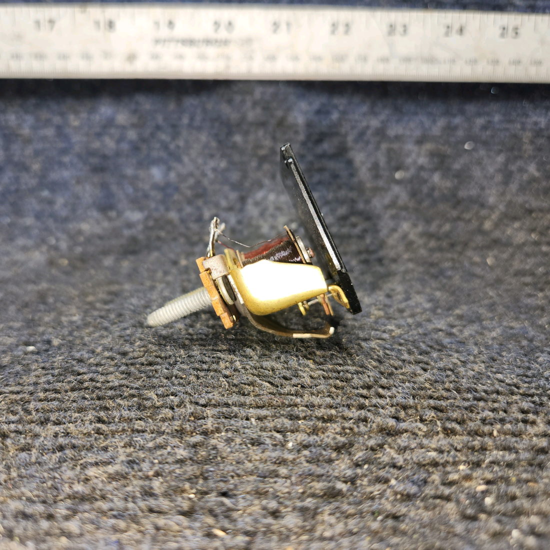 Used aircraft parts for sale, 5643645 Stewart-Warner Piper Fuel Gauge Indicator (12v)