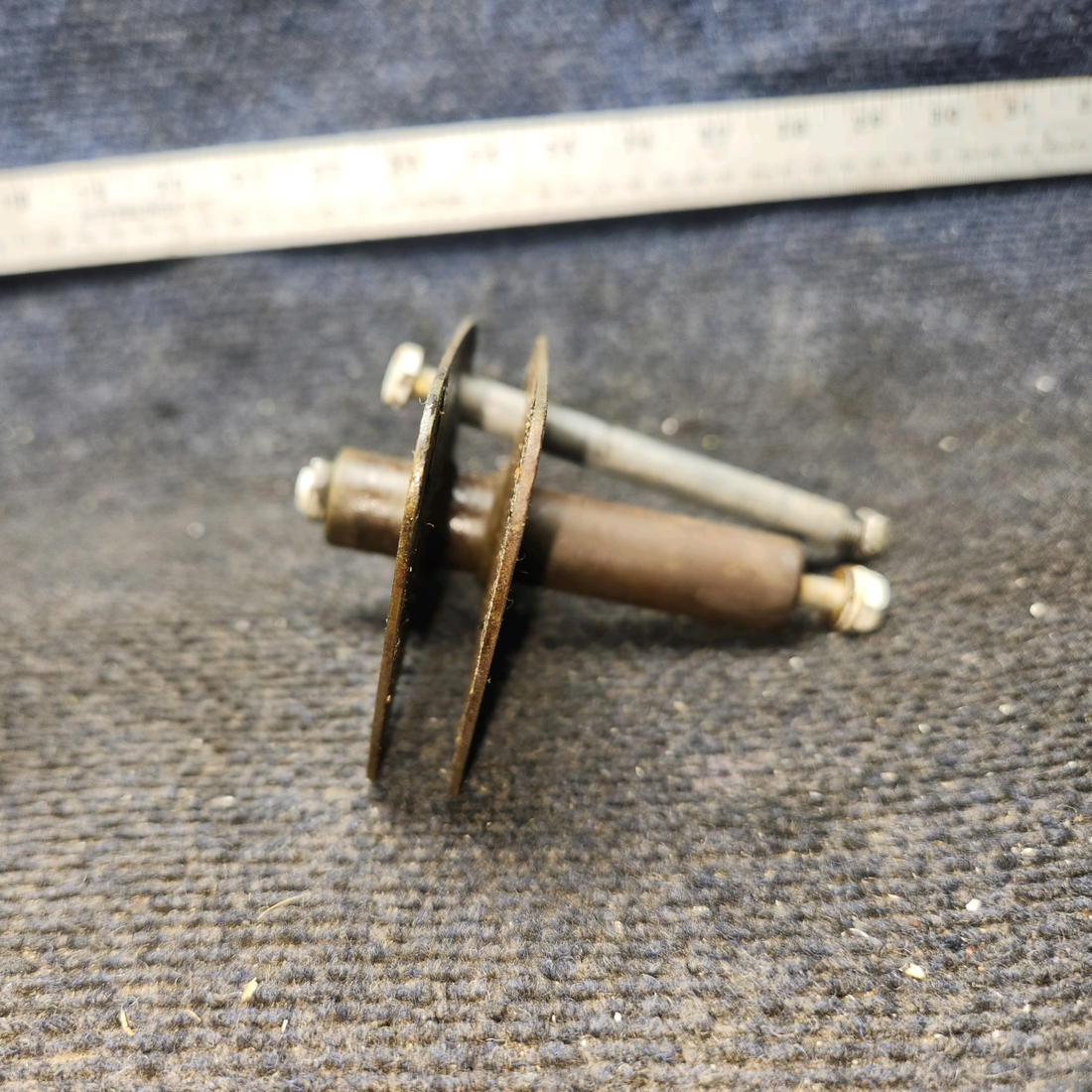 Used aircraft parts for sale, 0523223 cessna 150G Aileron Bellcrank Assembly – LH