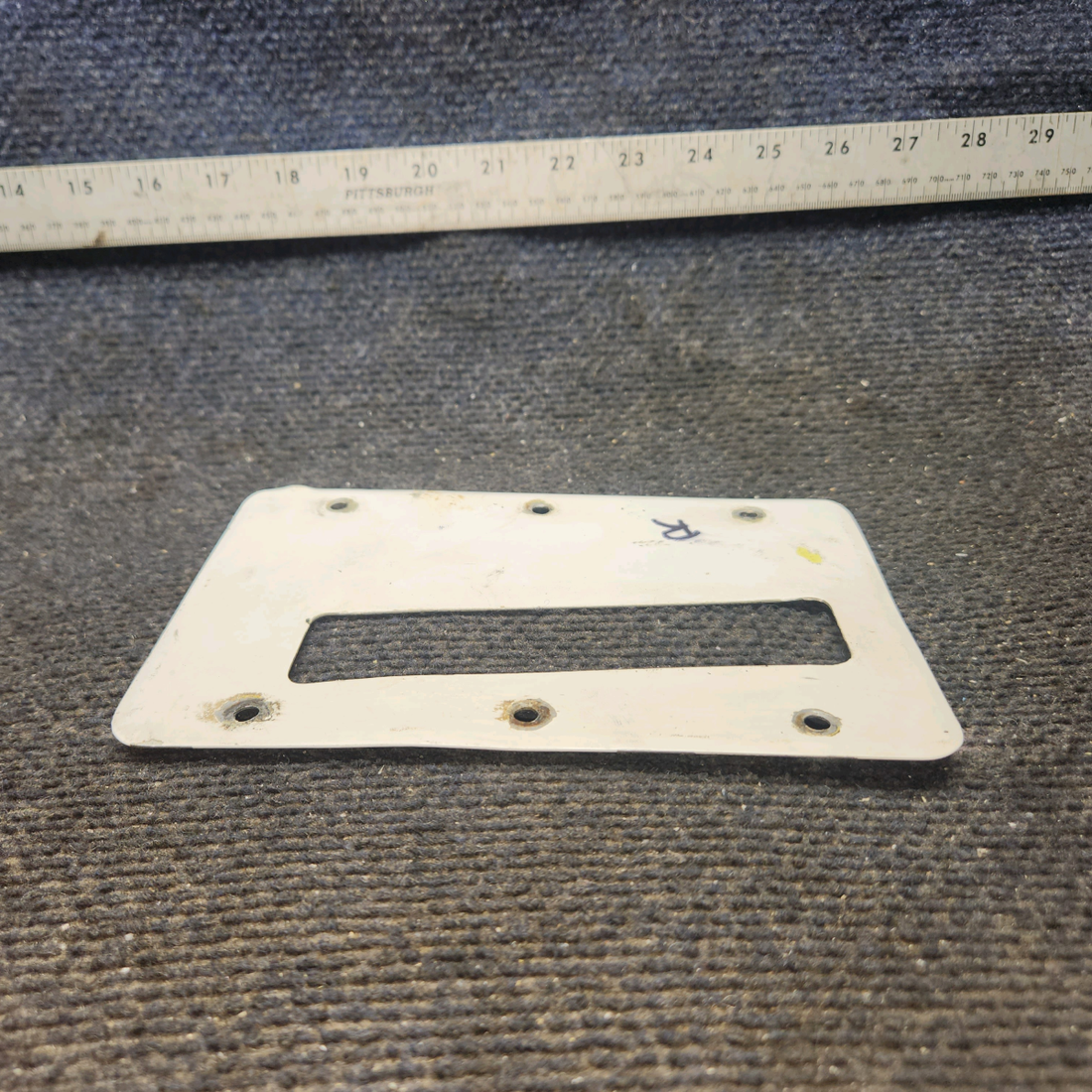 Used aircraft parts for sale, 0441024-2 cessna 150G Landing Gear Fillet Plate – RH