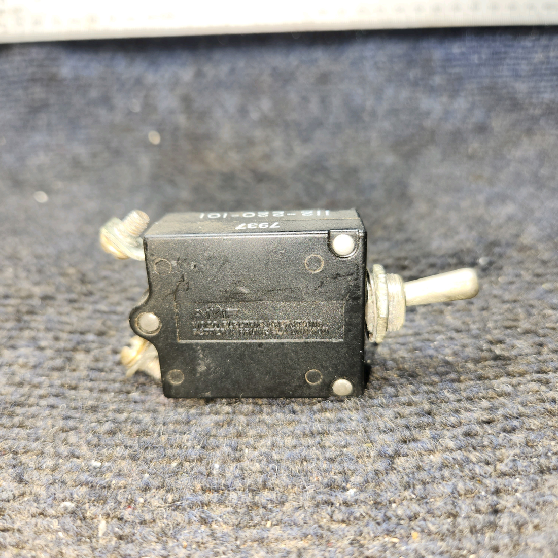 Used aircraft parts for sale, 112-220-101 AMF Wood Electric W31-X2M1G-20 Cessna 172F Toggle Switch (Amps: 20)