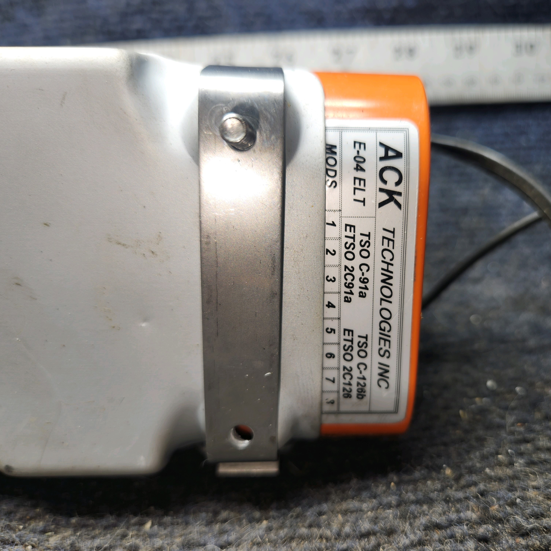 Used aircraft parts for sale, E-04 406 ELT cessna 172N Emergency Locator Transmitter 406 – Cracked Antenna